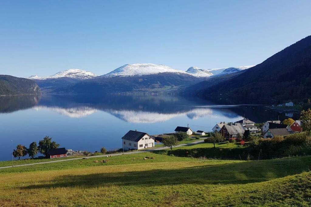 Nordfjordcabins Utvik Экстерьер фото